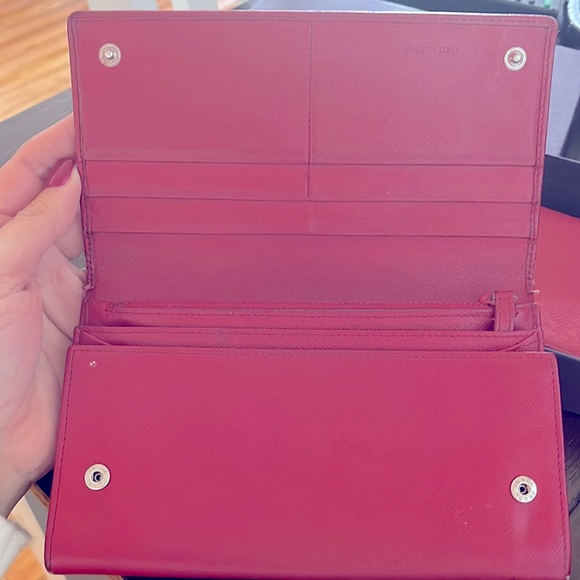 Prada Saffiano Red Wallet & Check cover - Picture 8 of 8